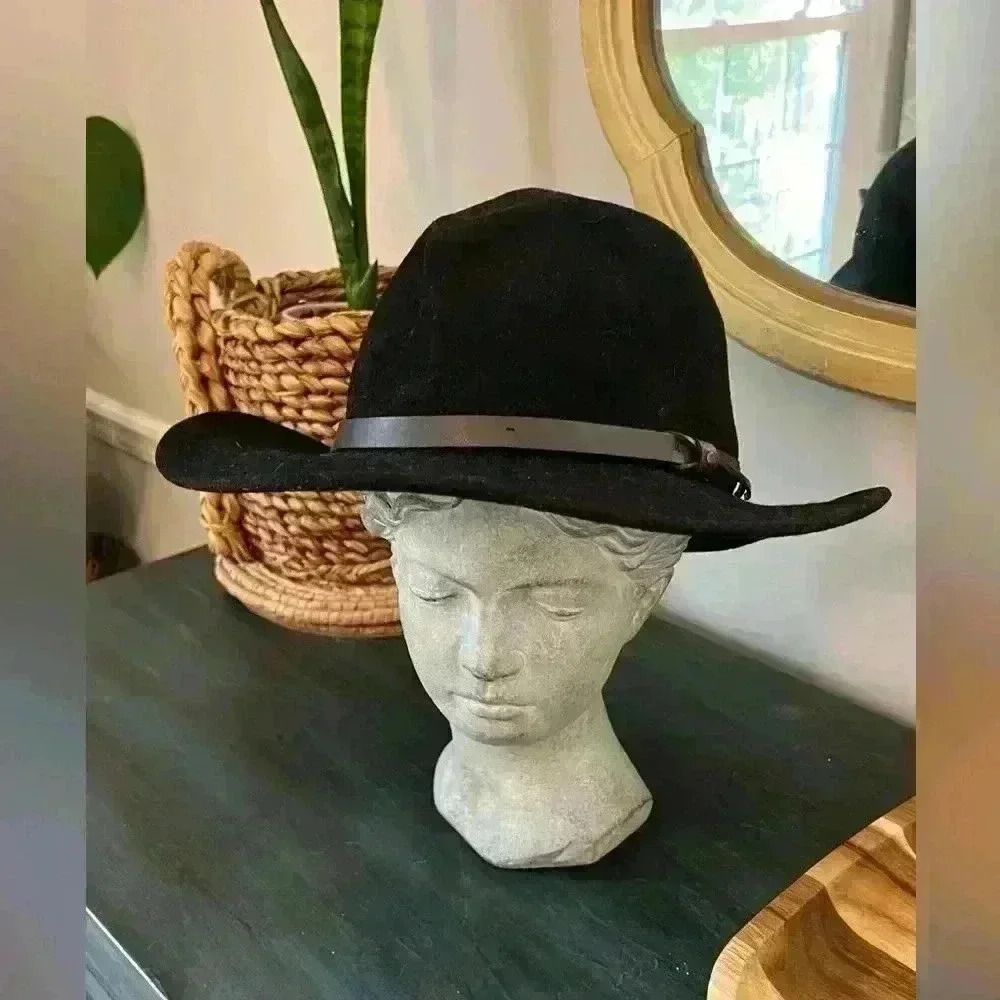 Authentic Outdoor Design 100% wool Black Men’s Hat. Large